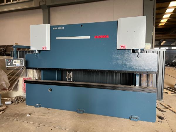 DURMA  4 Metre 200 TON PRES