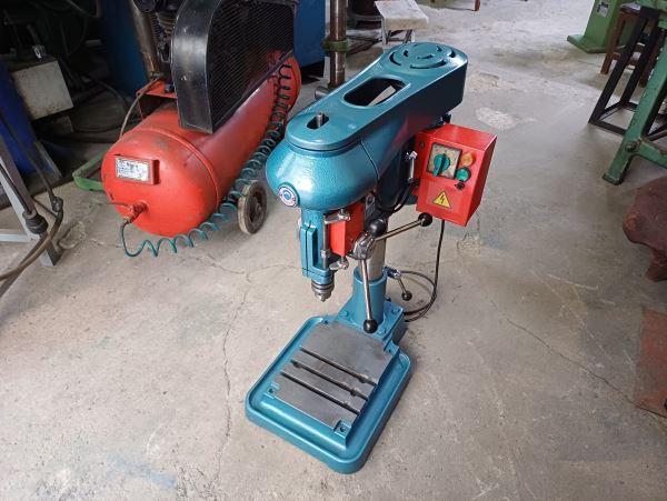 EKÇELİK MASA ÜSTÜ KILAVUZ ÇEKME MATKAP