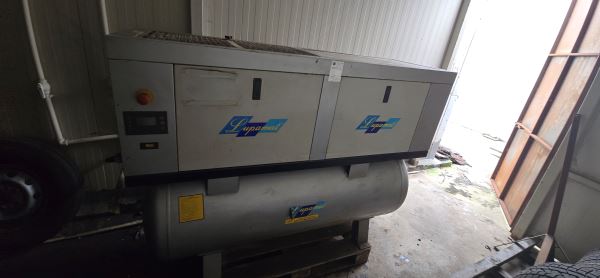 Lupomat 550 Litre 10 Bar Vidalı Kompresör