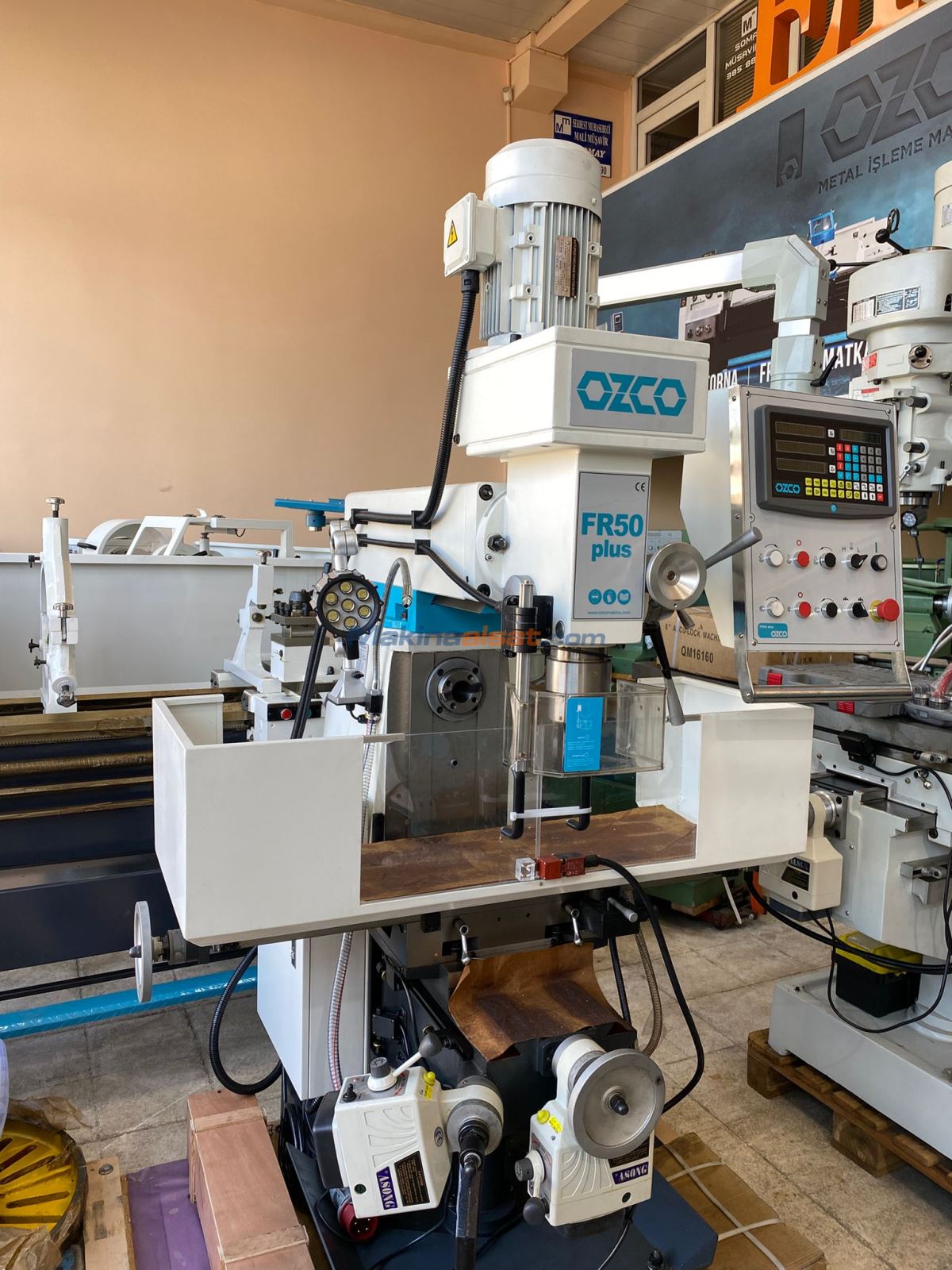 Satılık ikinci el OZCO FR 50 PLUS ÜNİVERSAL FREZE Universal Freze