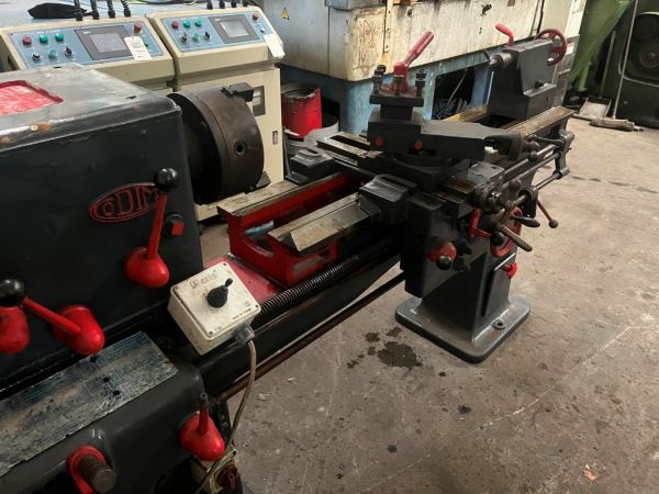 Satılık ikinci el 1 Metre Torna Universal Torna makinesi