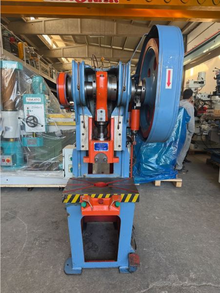 YÜCE 35 TON ÇELİK GÖVDE  ÇOK TEMİZ EKSANTRİK PRES