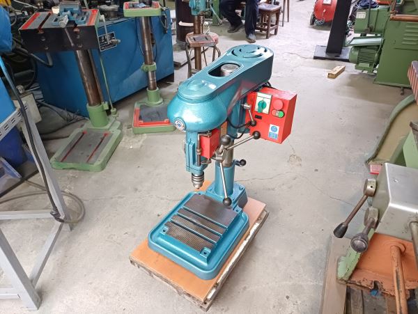 EKÇELİK MASAÜSTÜ KILAVUZ ÇEKME MATKAP