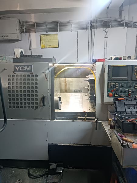 Ycm Supermax 8 inç CNC Torna