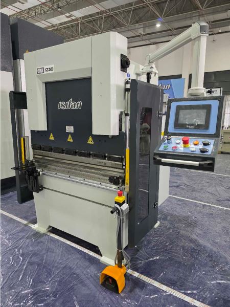 Isıtan Yeni Nesil 1250 mm x 30 Ton NC Abkant Pres