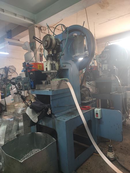 Komple Satılık Üretim Atölyesi