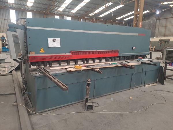SBT 4006 Hidrolik Giyotin Makas