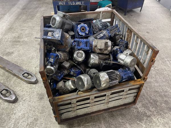 ÇEŞİTLİ MOTORLAR,PNÖMATİKLER VE STEP MOTORLAR