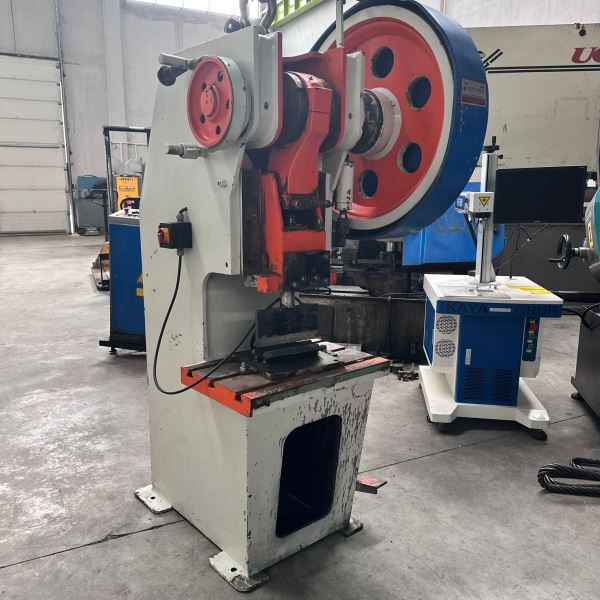 30 TON ÇELİK GÖVDE EKSANTRİK PRES