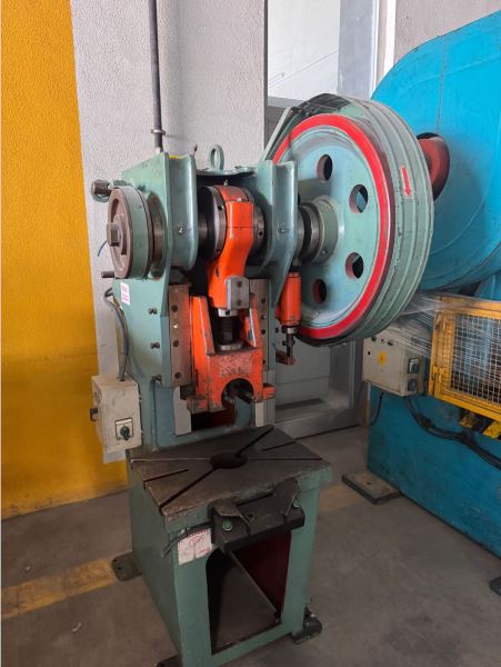 35 TON ÇELIK GÖVDE EKSANTRİK PRESS
