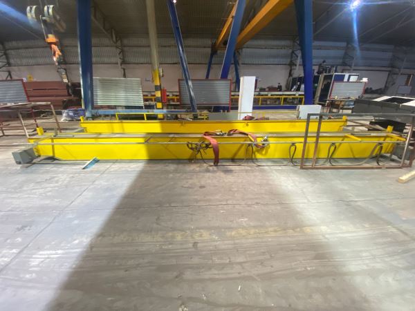 ACİL SATILIK!! Çok Temiz / Az Kullanılmış – 8 Metre Açıklık –  7.5 Tonluk Tavan Vinci