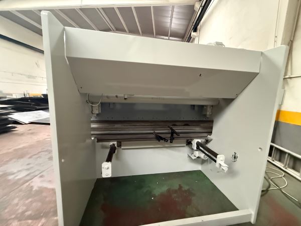Baykal 2.6 Metre 90 Ton NC Abkant Pres