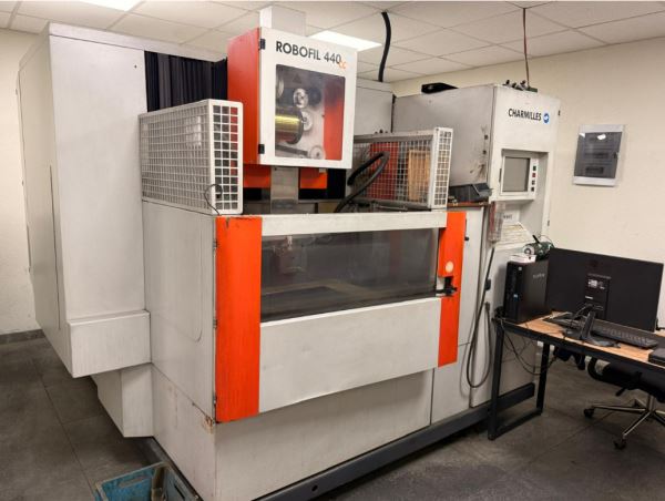 CHARMILLES 550 x 350 x 400 Tel Erozyon