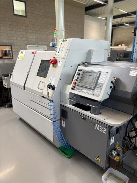 CITIZEN CINCOM M 32 V