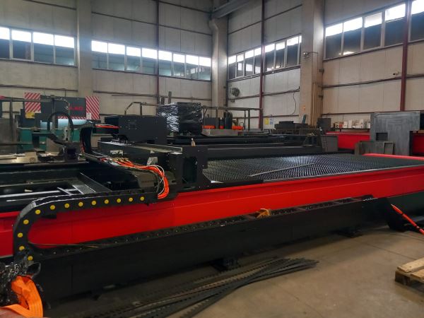 CUTTECH 2000 x 6000 MM 6 KW FİBER LAZER KESİM