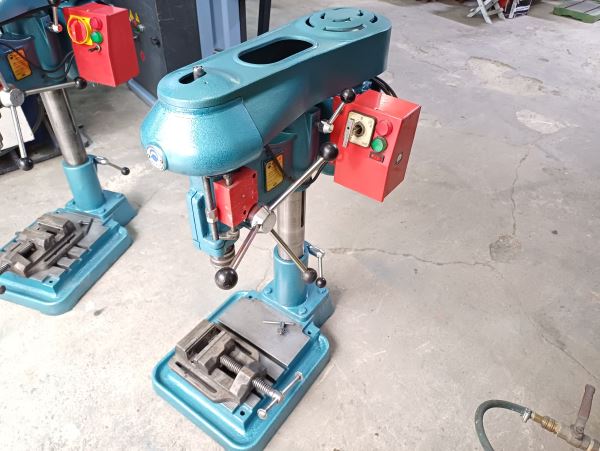 EKÇELİK MASAÜSTÜ KILAVUZ ÇEKME MATKAP