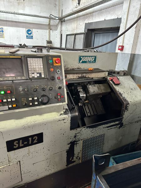 Yang SL-12 CNC Torna