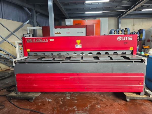 2020 MODEL UMS 2560 x 4 mm PNOMATİK SAÇ DESTEK SİS MOTORLU GİYOTİN MAKAS