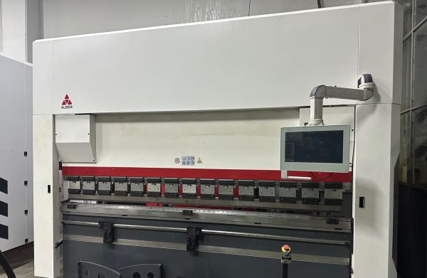 3100 x 100 TON 8 EKSEN Abkant Pres