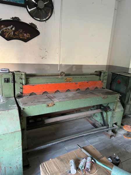 Durmazlar 1300 mm Redüktorlü Giyotin Makas