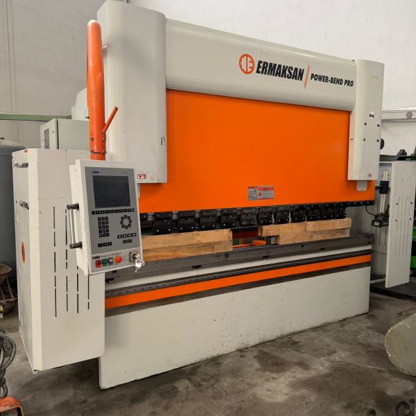 ERMAKSAN MARKA 3 METRE 135 TON 4 EKSEN CNC HİDROLİK ABKANT PRES