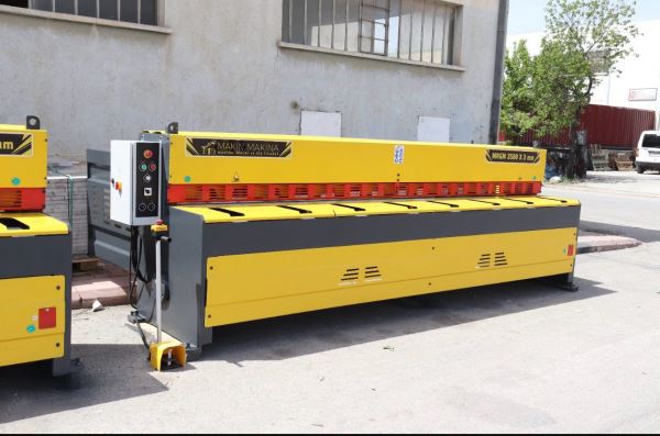 REDÜKTÖR MOTORLU GİYOTİN MAKAS