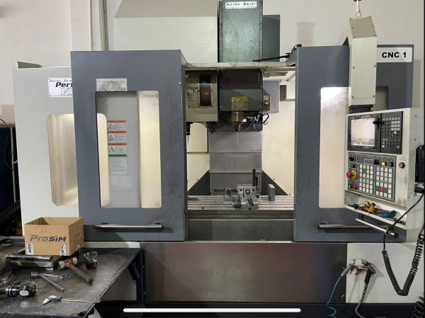 AKIRA SEIKI SR5.5XP CNC İŞLEME MERKEZİ