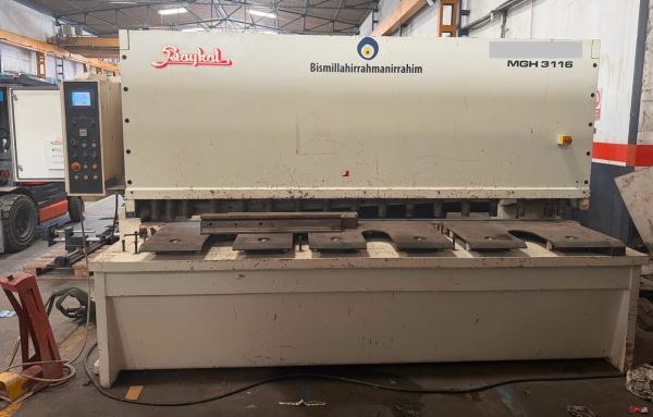 BAYKAL MGH 3100 x 16 MM HİDROLİK GİYOTİN MAKAS