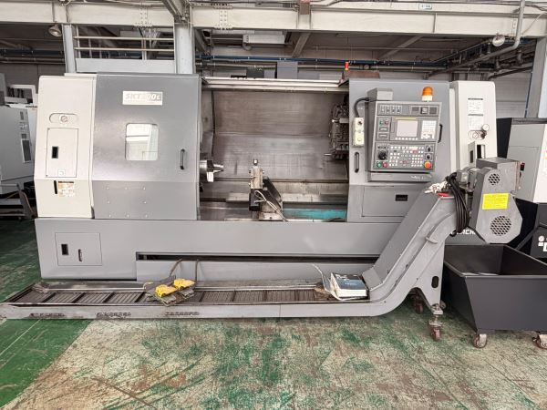 Hyundai SKT300L 12 inç 1 metre Şanzımanlı Arayataklı Cnc Torna