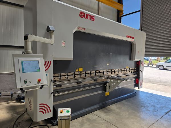 UMS 4 METRE 220 TON Cnc Abkant Pres