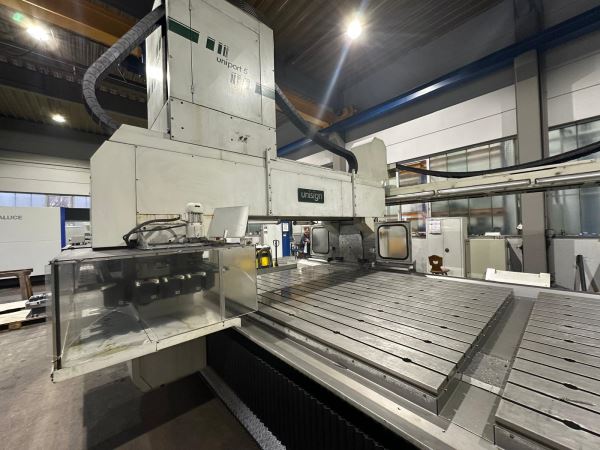 Unisign Uniport 5 -CNC-Portalfrasmaschine