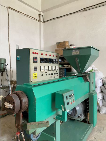 60 lık 50 lik EXTRUDER HATTI ve 40 lık KIRMA