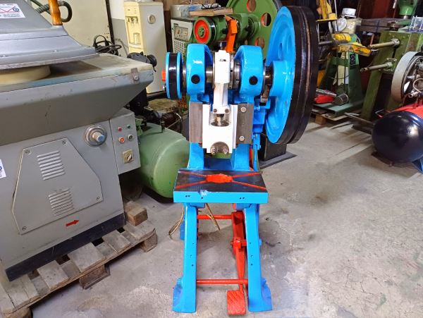 8 TON EKSANTRİK PRES