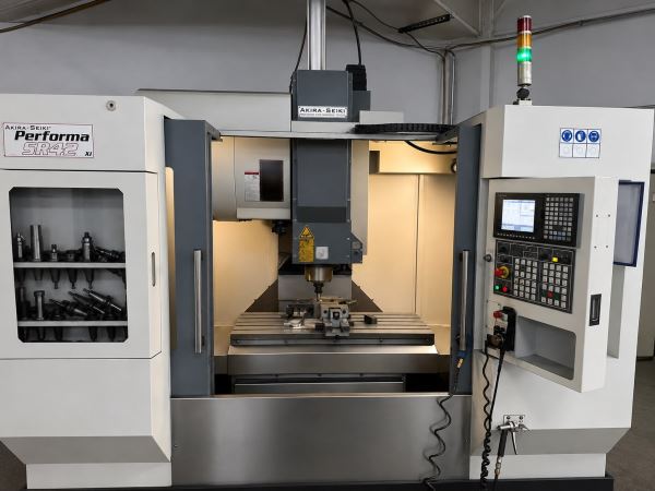 Akira Seiki SR42 CNC Dik İşleme Merkezi