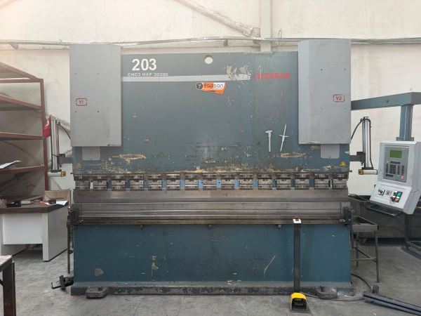Durma 3 Metre 200 Ton Cnc Abkant Pres