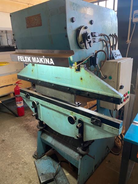 1300 x 1,5mm Hidrolik Abkant Pres