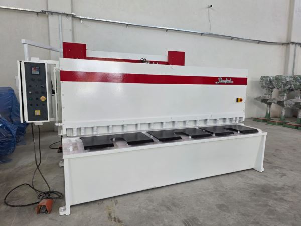 BAYKAL 3000 x 10 MM NC GİYOTİN MAKAS