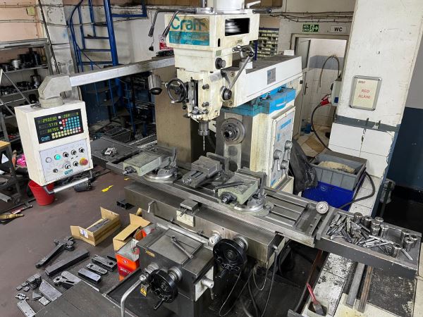 FR6 Servo Üniversal Kalıpçı Freze