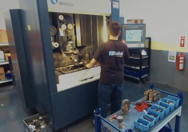 Makino DUO 43 2010 MODEL CNC TEL EROZYON