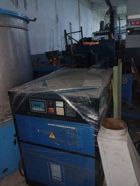Tahaş Komprasör + 1000 L Hava Tankı