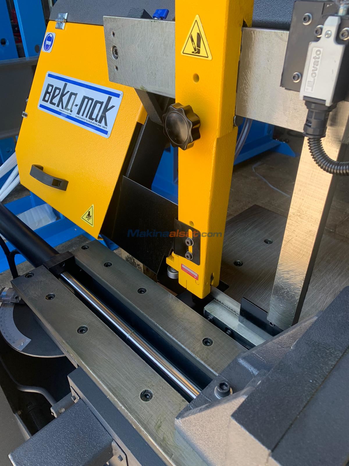 BEKAMAK BMSY 320 G YARI OTOMATİK ŞERİT TESTERE