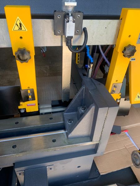 BEKAMAK BMSY 320 G YARI OTOMATİK ŞERİT TESTERE