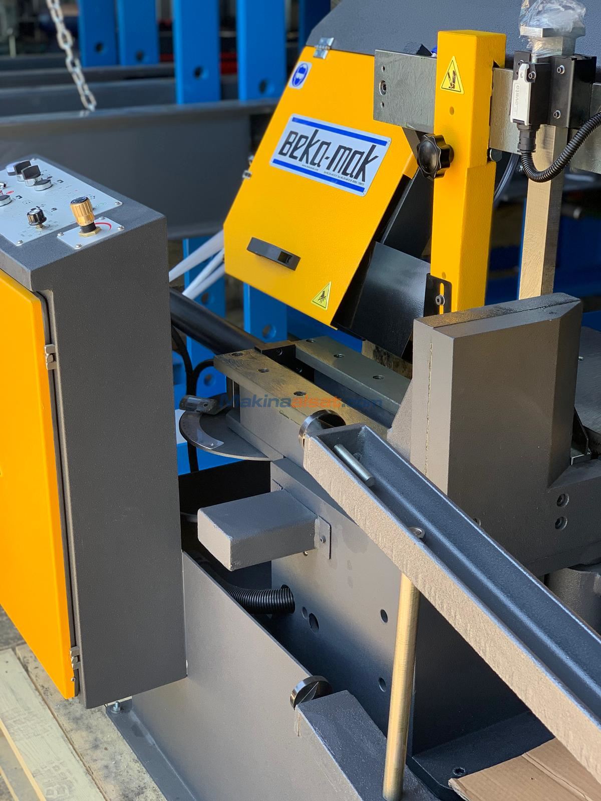 BEKAMAK BMSY 320 G YARI OTOMATİK ŞERİT TESTERE