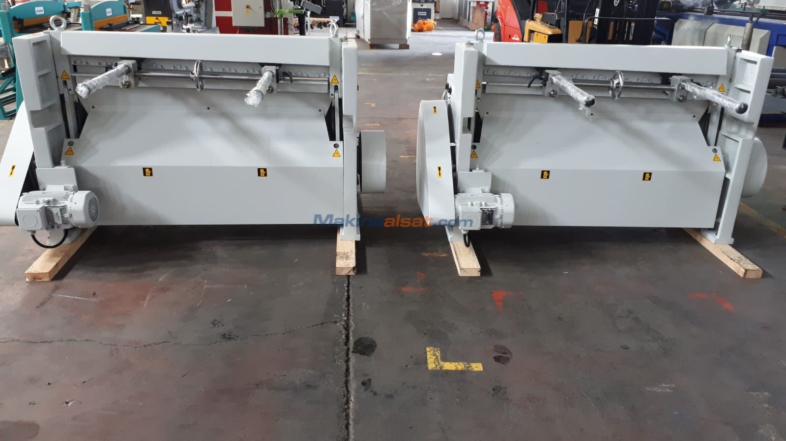 BURNET 1260 x 2,5 MM MOTORLU MAKAS