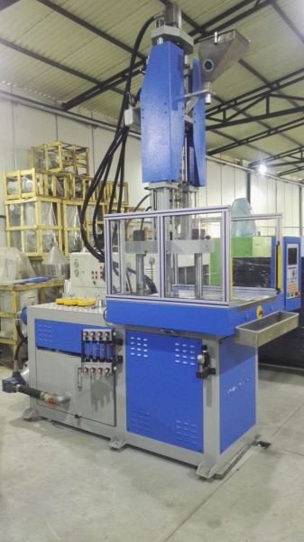 KRD 60 TON DÖNER TABLA DİK ENJEKSİYON