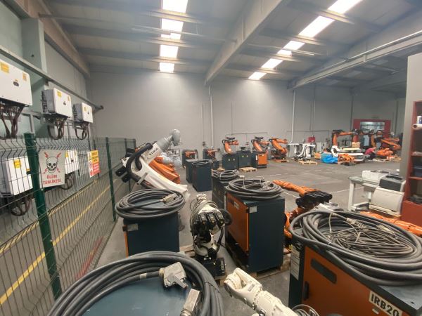 KUKA - ABB - YASKAWA MARKA ENDÜSTRİYEL ROBOTLAR
