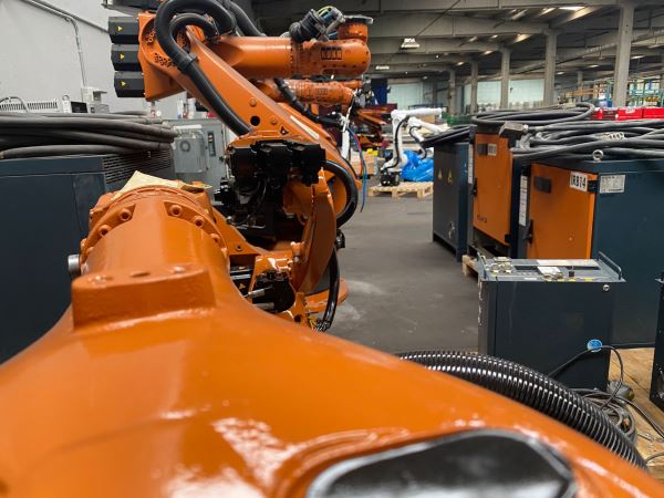 KUKA - ABB - YASKAWA MARKA ENDÜSTRİYEL ROBOTLAR