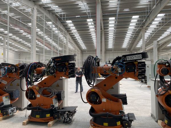 KUKA KR 210-2  K-F 2000 2010 MODEL ROBOT