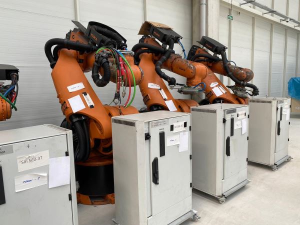 KUKA KR 210-2  K-F 2000 2010 MODEL ROBOT