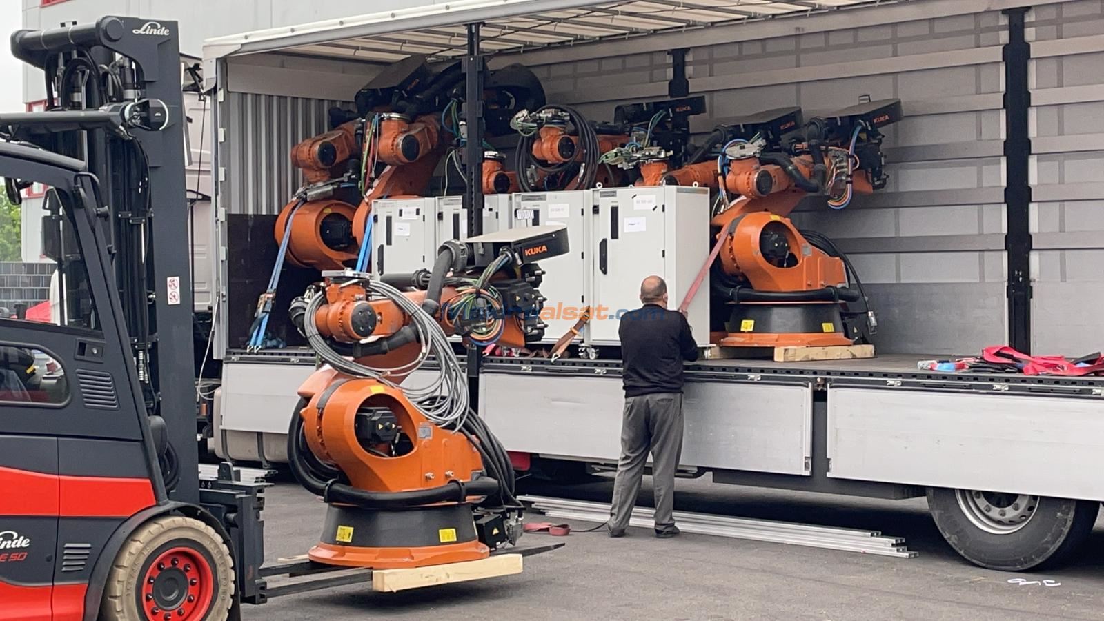 KUKA KR 210-2  K-F 2000 2010 MODEL ROBOT